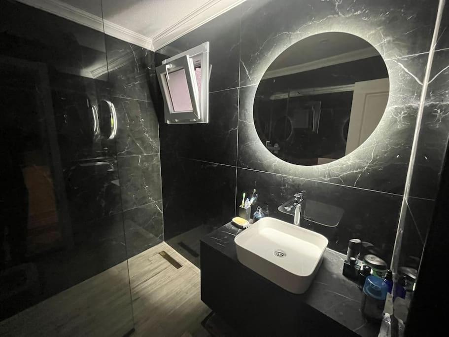 Apartament Sisli Osmanbey Taksim Large Terrace, Quietness And Space Stambuł Zewnętrze zdjęcie